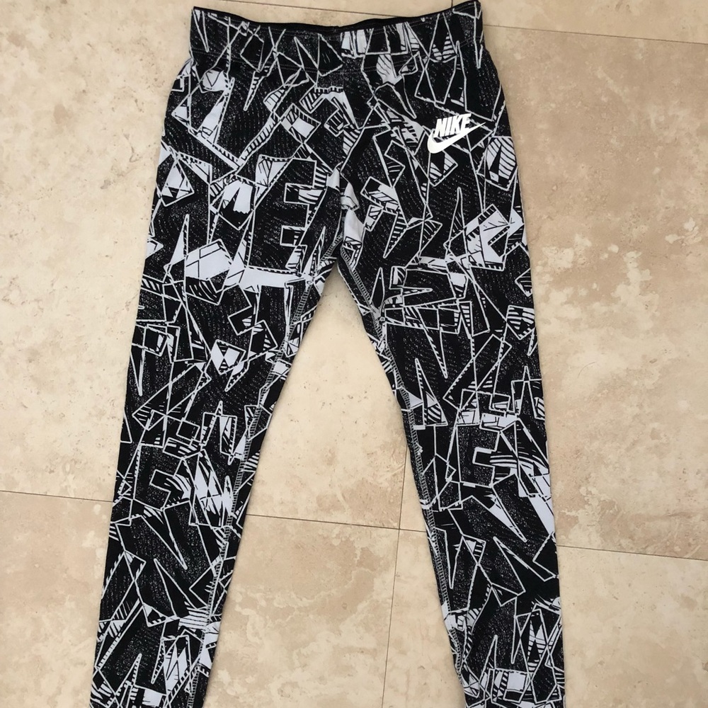 Nike Capri Cut Workout Leggings